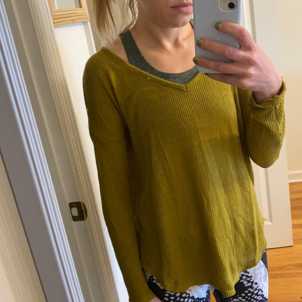 ⭐️2 for 1! Mustard Green & Brown Sweaters